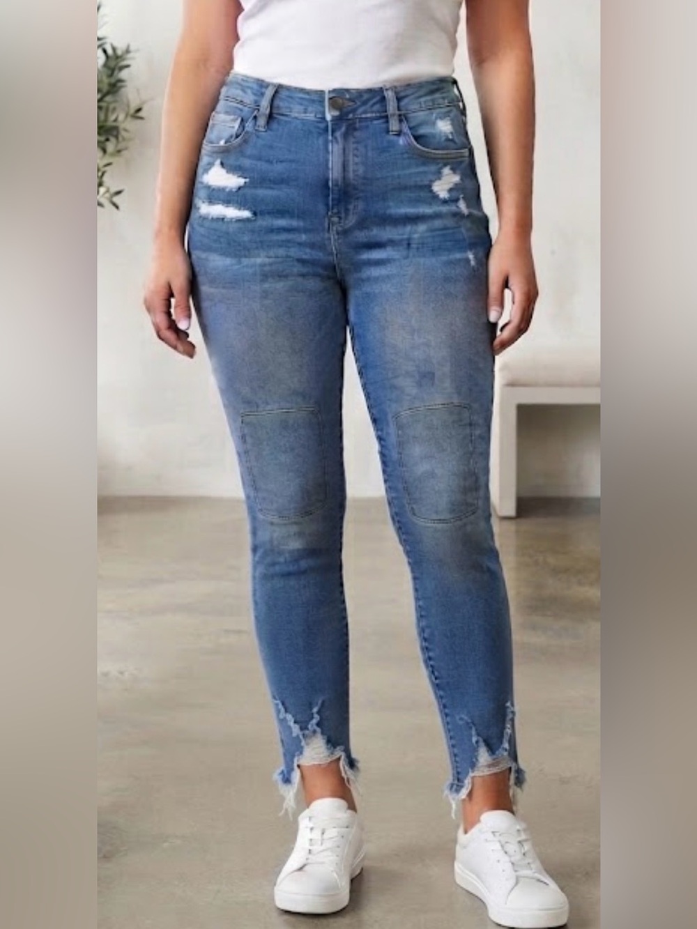 American Eagle Outfitters Women's Distressed Blue Skinny Jeans 18